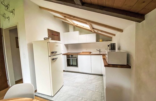 Falera Apartamento | Acogedor apartamento para 5 personas con WIFI, piscina, TV, balcón y vista panorámica