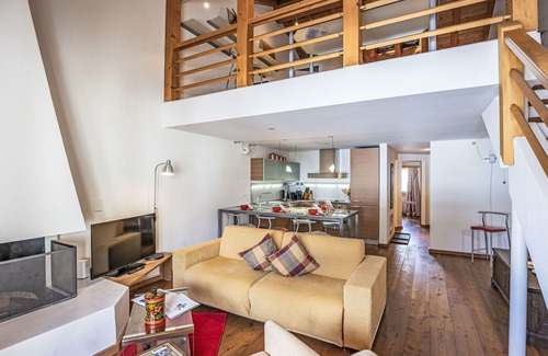 La Punt-Chamues-ch Apartamento | Precioso apartamento con WIFI, TV, balcón, mascotas permitida, vista panorámica y aparcamiento