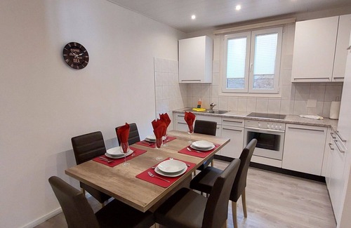 Ronco sopra Ascona Apartamento | Hermoso apartamento para 4 personas con TV, terraza y mascotas permitida