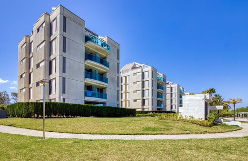 Vergel Apartamento | Bonito apartamento con WIFI, piscina, A/C, TV, terraza, mascotas permitida y aparcamiento