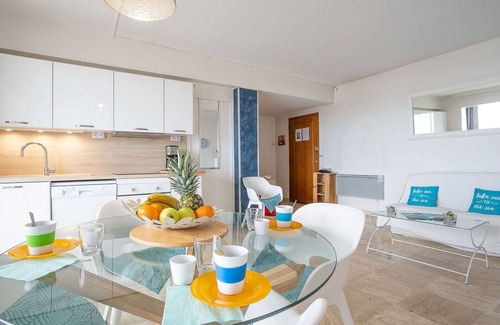 Toulon - Hyeres Apartamento | Bonito apartamento para 4 personas con WIFI, TV, balcón y aparcamiento