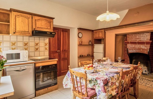 Tavernerio Apartamento | Hermoso apartamento para 4 personas con WIFI, TV, patio, mascotas permitida y aparcamiento