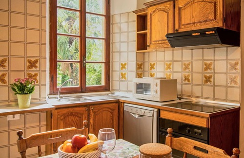 Tavernerio Apartamento | Hermoso apartamento para 4 personas con WIFI, TV, patio, mascotas permitida y aparcamiento