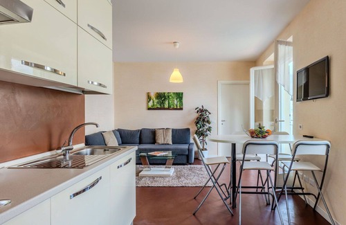 Claino Con Osteno Apartamento | Bonito apartamento para 4 personas con WIFI, TV, balcón y aparcamiento
