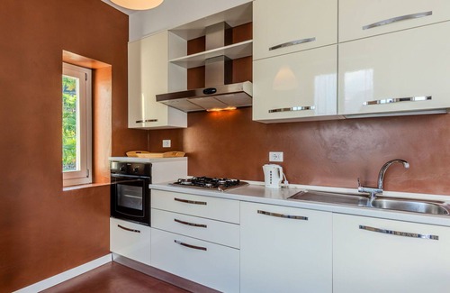 Claino Con Osteno Apartamento | Bonito apartamento para 4 personas con WIFI, TV, balcón y aparcamiento
