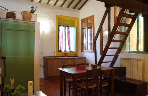 Granarola Apartamento | Apartamento con A/C, piscina, WIFI, TV, patio, mascotas permitida, vista panorámica, aparcamiento