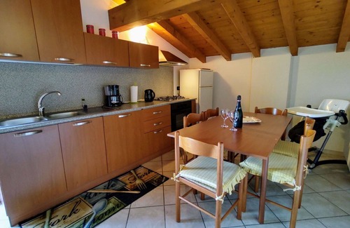 Sorico Apartamento | Acogedor apartamento para 5 personas con WIFI, piscina, TV, balcón y mascotas permitida
