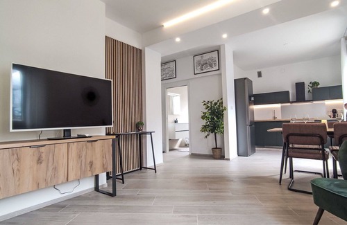 Ravina Apartamento | Hermoso apartamento para 4 personas con WIFI, TV, patio, mascotas permitida y aparcamiento