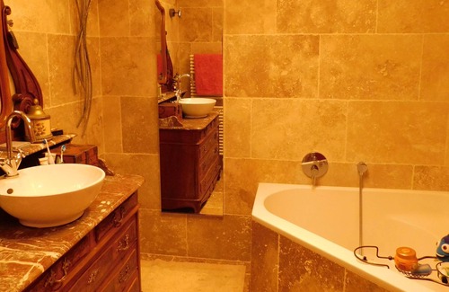 Neuchatel Apartamento | Hermoso apartamento con una ubicación ideal en Neuchâtel, entre la estación y el casco antiguo