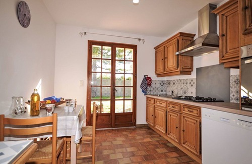 Velleron Casa | Acogedor apartamento en villa para 4 personas con piscina, WIFI, TV y terraza