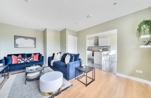 Esher Apartamento | Beautiful apartment in Claygate Village