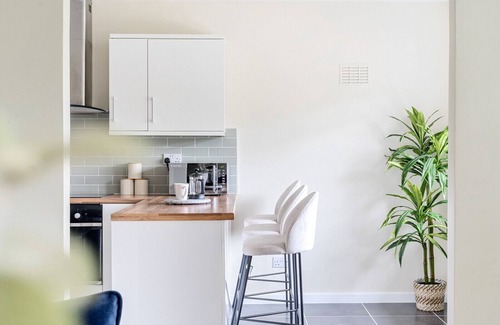 Esher Apartamento | Beautiful apartment in Claygate Village