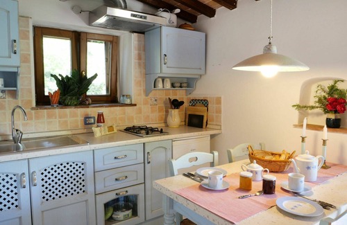 Montieri Casa | Hermoso apartamento en villa para 4 personas con piscina, terraza y mascotas permitida
