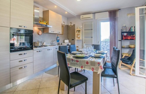 Municipio 1 Apartamento | Beautiful Apartment in Bari With 3 Bedrooms and Wifi