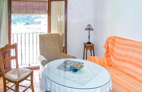 Genalguacil Apartamento | Precioso apartamento en Genalguacil con 3 dormitorios, WiFi y piscina exterior