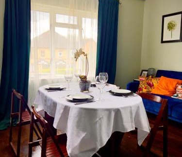 Guildford Apartamento | Beautiful apartment in Guildford with parking
