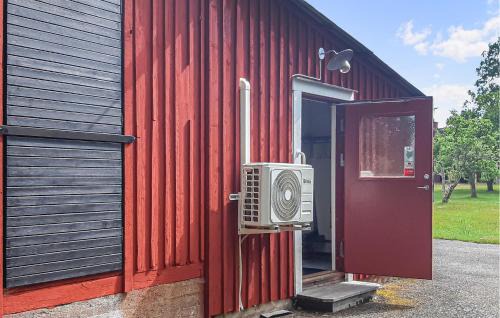 Navragol Apartamento | Beautiful Apartment In Holmsjö With Wifi