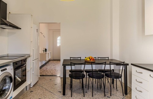 Dervio Villa | Hermoso apartamento en villa con A/C, WIFI, TV, patio, mascotas permitida y aparcamiento