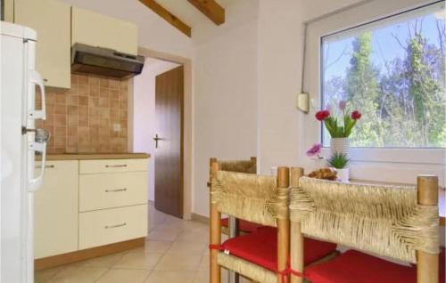 Lukoran Apartamento | Beautiful Apartment In Lukoran With Wifi