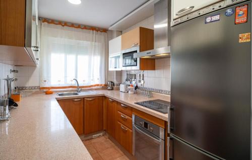 Motril Apartamento | Beautiful Apartment In Motril With Wifi