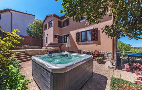 Vinkuran Apartamento | Beautiful Apartment In Pula With Wifi