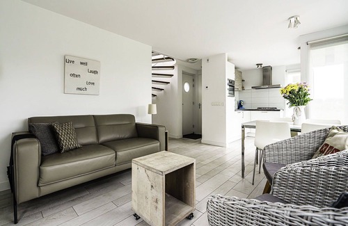 Municipality of Vlissingen Casa | Bonito apartamento en villa con WIFI, TV, terraza, mascotas permitida y aparcamiento