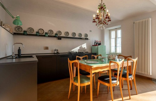 Cortazzone Casa | Bonito apartamento en villa con piscina, TV, terraza, vista panorámica y aparcamiento