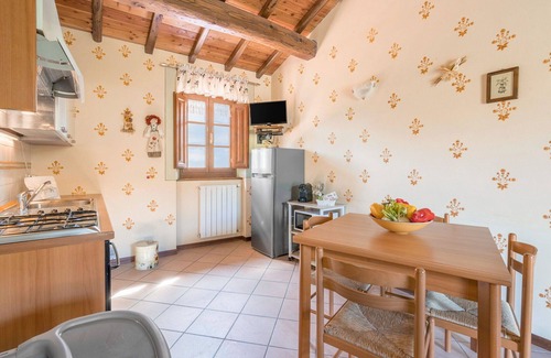 Cutigliano Apartamento | Hermoso apartamento para 4 personas con WIFI, piscina, TV y mascotas permitida