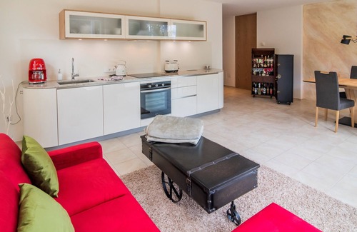 San Genesio Atesino Apartamento | Beautiful apartment with glass front and mountain panorama - near Bolzano