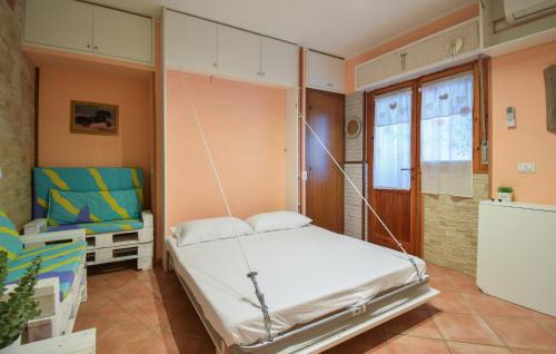 Martinsicuro Apartamento | Beautiful Apartment In Martinsicuro With Wifi