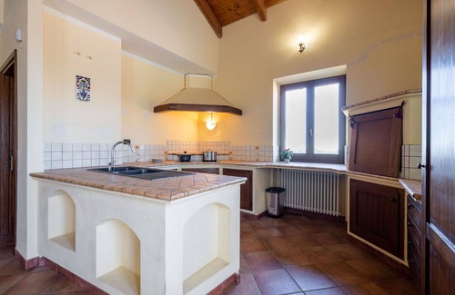 Mombaruzzo Apartamento | Precioso apartamento para 12 personas con piscina, WIFI, TV, balcón y mascotas permitida