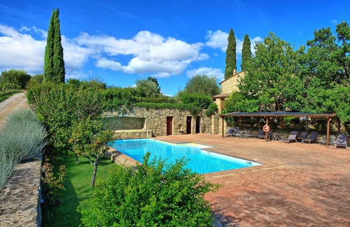 Montalcino Apartamento | Hermoso apartamento con piscina, A/C, TV, mascotas permitida, vista panorámica y aparcamiento