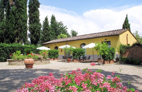 Poggibonsi Villa | Hermoso apartamento en villa con WIFI, piscina, TV, terraza, mascotas permitida y aparcamiento