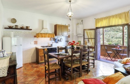 Pomarance Villa | Bonito apartamento en villa para 5 personas con WIFI, piscina, TV, balcón y aparcamiento