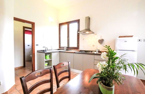Montorsaio Casa | Bonito apartamento en villa con piscina, WIFI, TV, patio, vista panorámica, aparcamiento