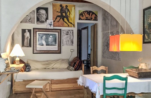 Strongoli Apartamento | Hermoso apartamento para 3 personas con WIFI, balcón y mascotas permitida