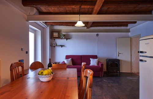 Bellano Casa | Precioso apartamento en villa para 6 personas con WIFI, TV, patio y mascotas permitida