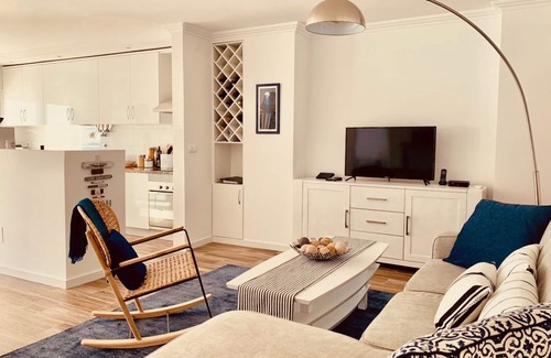 Santiago Apartamento | Hermoso apartamento, jacuzzi y amplia terraza con vista al mar.