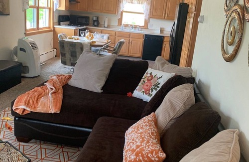Johnstown Casa | Beautiful Apartment, Lots of room, large sun deck, great relaxing location