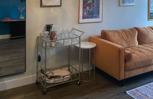 Parkdale Apartamento | Beautiful Apartment on Queen West