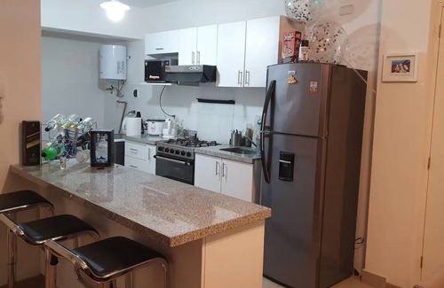 Lince Apartamento | Hermoso departamento, terraza con piscina y parrilla