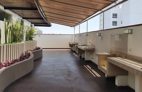Lince Apartamento | Hermoso departamento, terraza con piscina y parrilla