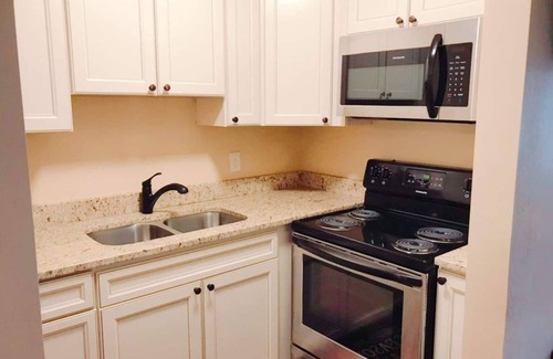 Greensboro Apartamento | Beautiful Apartment in Historic Downtown Area!