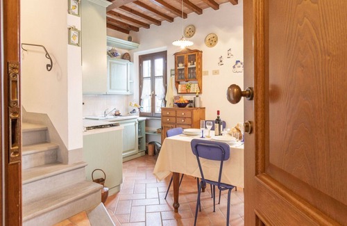 Cascine-La Croce Apartamento | Apartamento con A/C, WIFI, TV, balcón, mascotas permitida, vista panorámica, cerca de Pisa