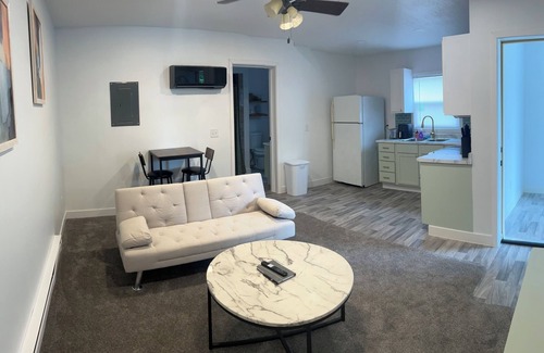 Bay City Apartamento | Beautiful apartment w/AC in Bay City-Perfect for a getaway, close to downtown