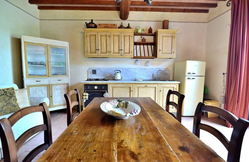 Vicchio Casa | ¡Apartamento clásico en una granja toscana con piscina en el campo florentino!