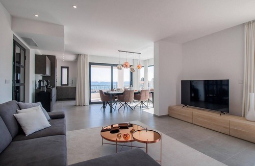 Zman Apartamento | BEAUTIFUL APARTMENT WITH POOL