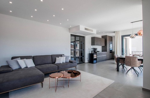 Zman Apartamento | BEAUTIFUL APARTMENT WITH POOL