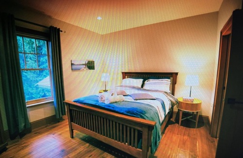 Sardis Otro | beautiful appointed suite on the chilliwack river valley hobby Farm