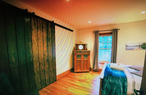 Sardis Otro | beautiful appointed suite on the chilliwack river valley hobby Farm